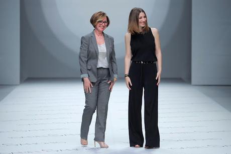 Isabel Sanchís aterriza en la BBFW 2018 con una colección de vestidos de fiesta y novia futurista llena de fantasía, grandes volúmenes y figuras geométricas