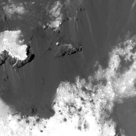 El cráter Occator de Ceres en todo su esplendor.