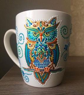 Aprende cómo decorar tazas con la técnica del puntillismo