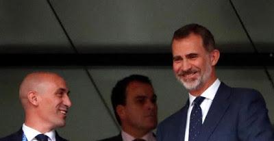 España vuelve de Rusia cabizbaja.