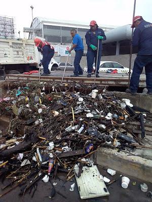 DESAZOLVAN 367 KILÓMETROS DE REDES DE DRENAJE DEL EDOMÉX Y RETIRAN 450 TONELADAS DE BASURA PARA PREVENIR INUNDACIONES