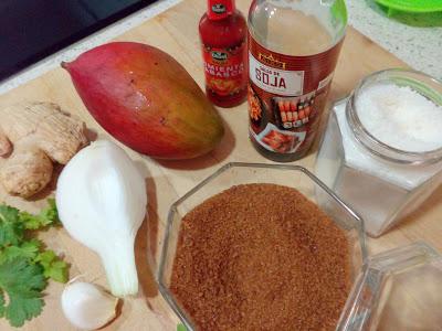 LANGOSTINOS EMPANADOS CON COCO ACOMPAÑADOS DE SALSA DE MANGO Y JENGIBRE