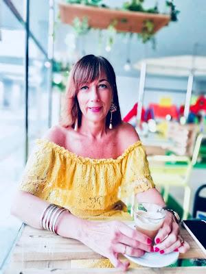 MIS LOOKS - VESTIDO AMARILLO ENCAJE