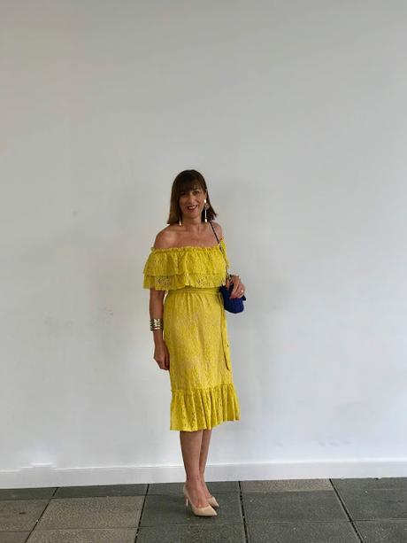 MIS LOOKS - VESTIDO AMARILLO ENCAJE