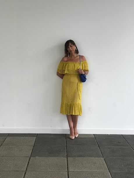 MIS LOOKS - VESTIDO AMARILLO ENCAJE