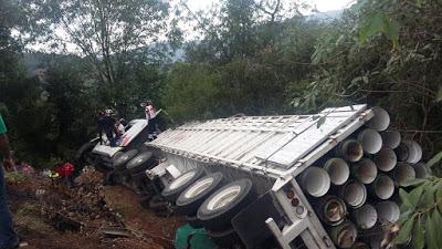 SIN DECESOS QUE LAMENTAR POR VOLCADURA DE VEHÍCULO DE CARGA DE LA CAEM