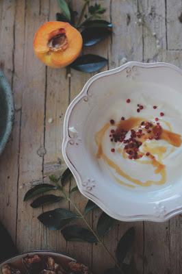 Melocotones a la plancha  con nueces caramelizadas al Tomillo