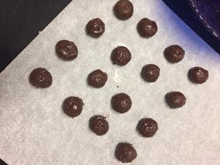 TRUFAS DE CHOCOLATE TRUFAS DE CHOCOLATE