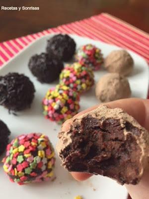 TRUFAS DE CHOCOLATE TRUFAS DE CHOCOLATE
