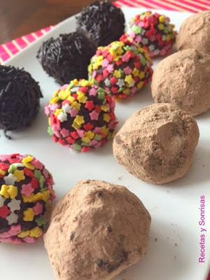 TRUFAS DE CHOCOLATE TRUFAS DE CHOCOLATE