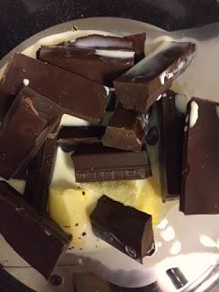 TRUFAS DE CHOCOLATE TRUFAS DE CHOCOLATE