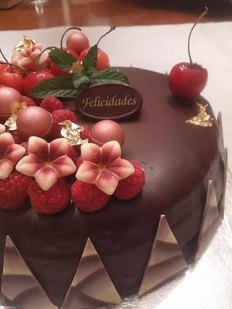 TARTA SACHER PARA UN CUMPLEAÑOS DE VERANO