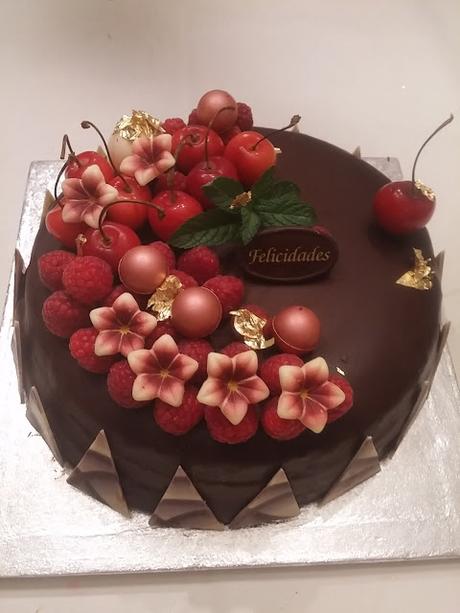 TARTA SACHER PARA UN CUMPLEAÑOS DE VERANO