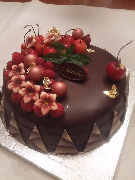 TARTA SACHER PARA UN CUMPLEAÑOS DE VERANO