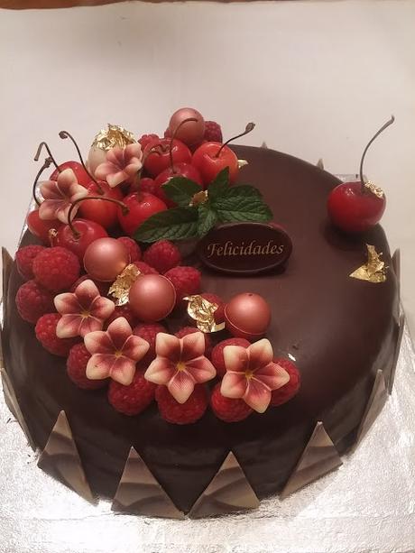 TARTA SACHER PARA UN CUMPLEAÑOS DE VERANO