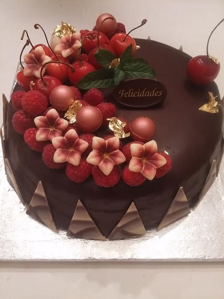 TARTA SACHER PARA UN CUMPLEAÑOS DE VERANO