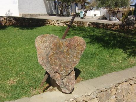 Espada Excalibur Portugal roca forma de corazón Espada Excalibur Portugal roca forma de corazón