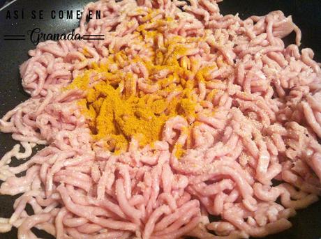 Espaguetis de calabacín con pesto y pollo