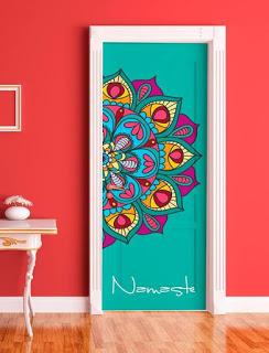 13 Hermosas ideas de cómo decorar puertas de forma espectacular