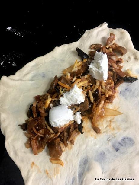 Calzone Pizza de Setas y Panceta #CookingTheChef: Gennaro Contaldo Calzone Pizza de Setas y Panceta #CookingTheChef: Gennaro Contaldo