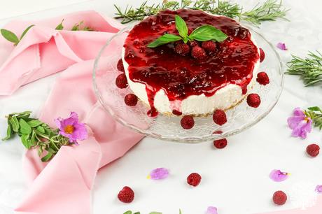 Tarta de mousse de queso y frutos rojos, sin horno