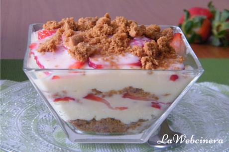 Copa crujiente de mascarpone y fresas