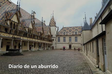 Los Hospicios de Beaune en Borgoña. Capítulo 2, por las rutas de Provenza y Borgoña Los Hospicios de Beaune en Borgoña. Capítulo 2, por las rutas de Provenza y Borgoña