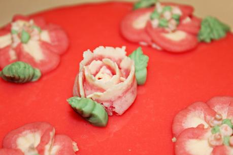 PASTEL DE 80 CUMPLEAÑOS {CON COBERTURA ESPEJO Y BIZCOCHO DE CHOCOLATE Y REMOLACHA} PASTEL DE 80 CUMPLEAÑOS {CON COBERTURA ESPEJO Y BIZCOCHO DE CHOCOLATE Y REMOLACHA}