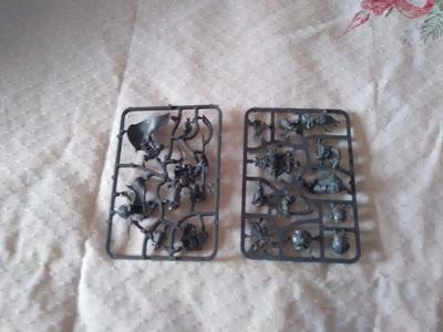 Foto-unbox de la caja Burning of Prospero