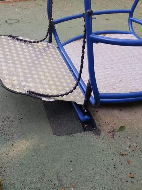 RESIDUOS SIN RECOGER, LAS FRONTERAS Y FALTA DE MANTENIMIENTO EN CALLES.