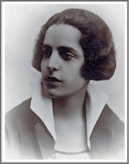 MARÍA POLYDOURI (1902-1930)