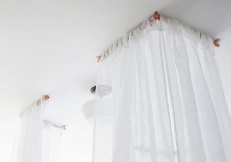 Diy mosquitera con palos y accesorios de fontanería