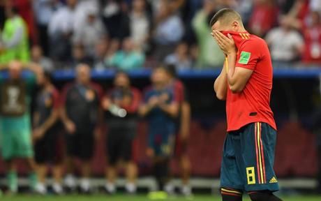 Koke se lamenta después de fallar su penalti en la tanda contra Rusia. FRANCISCO LEONG AFP