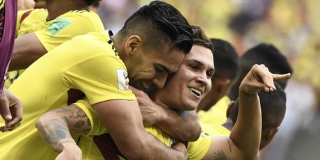 Quintero celebra el gol con Falcao.  Foto: AFP
