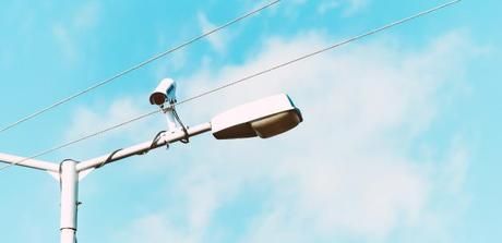 Resumen semanal sobre seguridad digital: vigilancia a periodistas e impuestos a las redes