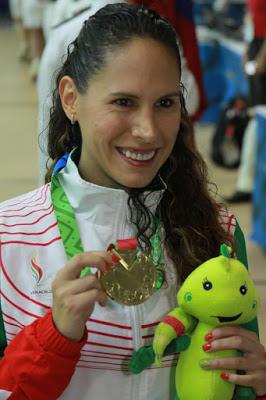 BUSCA SAMANTHA TERÁN ROMPER RÉCORD DE MEDALLAS OBTENIDAS EN LA DISCIPLINA DE SQUASH EN ESTA COMPETENCIA.