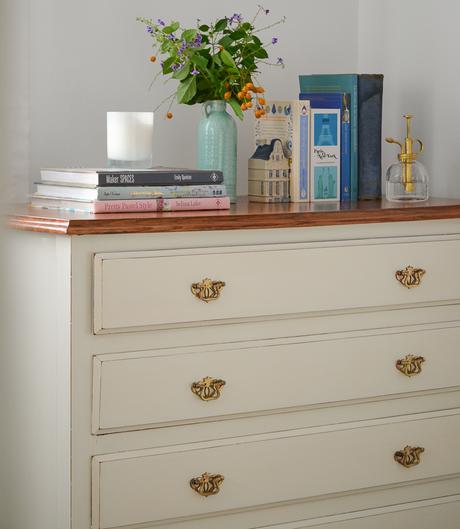 Pintura, madera y Toile de Jouy para una cómoda soñada