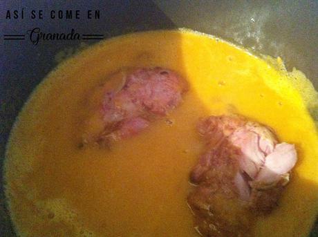 Codillo de cerdo en salsa Codillo de cerdo en salsa