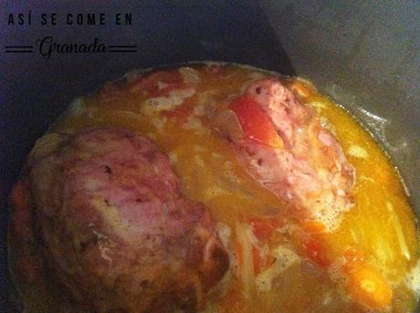 Codillo de cerdo en salsa Codillo de cerdo en salsa