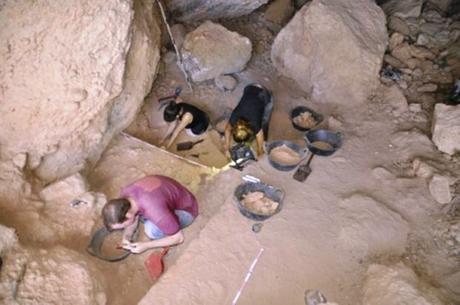 Cazadores del paleolítico habitaron las cuevas de Montserrat (Barcelona)