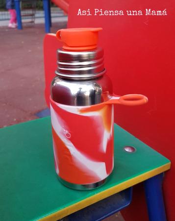 En el parque, en la playa, en los viajes En el parque, en la playa, en los viajes