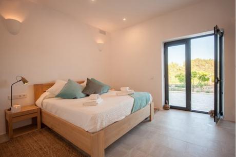 villa vacaciones ibiza villa alquiler ibiza estilo mediterráneo decoración mediterránea decoración ibiza decoración blanco madera   