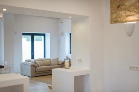 villa vacaciones ibiza villa alquiler ibiza estilo mediterráneo decoración mediterránea decoración ibiza decoración blanco madera   