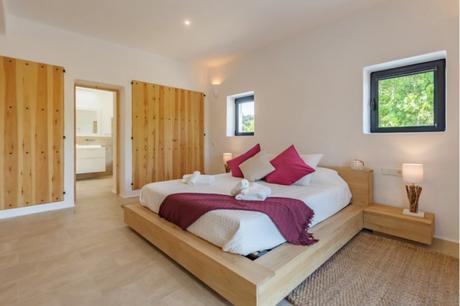 villa vacaciones ibiza villa alquiler ibiza estilo mediterráneo decoración mediterránea decoración ibiza decoración blanco madera   