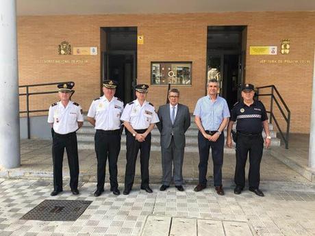 El Subdelegado de Gobierno elige Dos Hermanas para realizar la primera visita oficial a una comisaría de Policia Local y Policía Nacional El Subdelegado de Gobierno elige Dos Hermanas para realizar la primera visita oficial a una comisaría de Policia Local y Policía Nacional