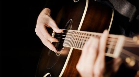 Empezar en la Guitarra Acústica o Eléctrica Correctamente. ¿Que aprender primero?