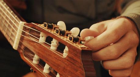 Empezar en la Guitarra Acústica o Eléctrica Correctamente. ¿Que aprender primero?