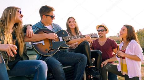 Empezar en la Guitarra Acústica o Eléctrica Correctamente. ¿Que aprender primero?