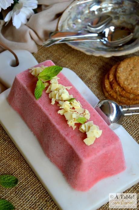 Helado de Fresas y Yogur con Hierbabuena