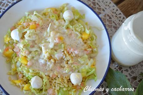 Ensalada de trigo con langostinos y mango